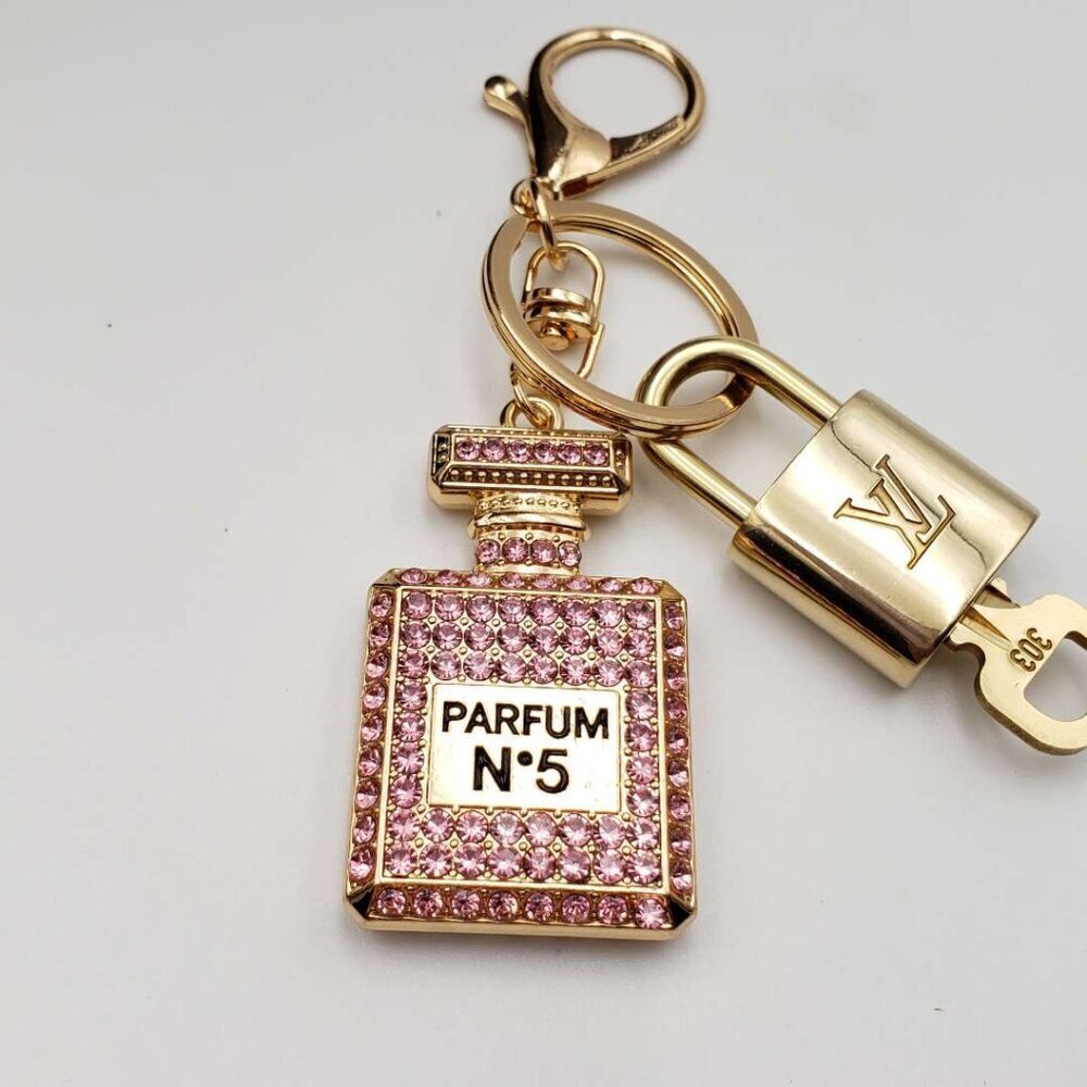 Louis Vuitton Gold Lock 🔑 Authentic LV Padlock + Bag Unbranded N5 Bottle Charm - Picture 2 of 9